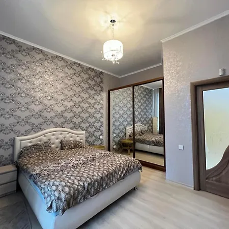 On Baseinaya Street 13 Апартаменты